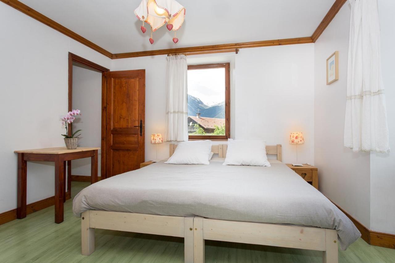 Gite-Auberge De Montvilliers Aime Exterior photo