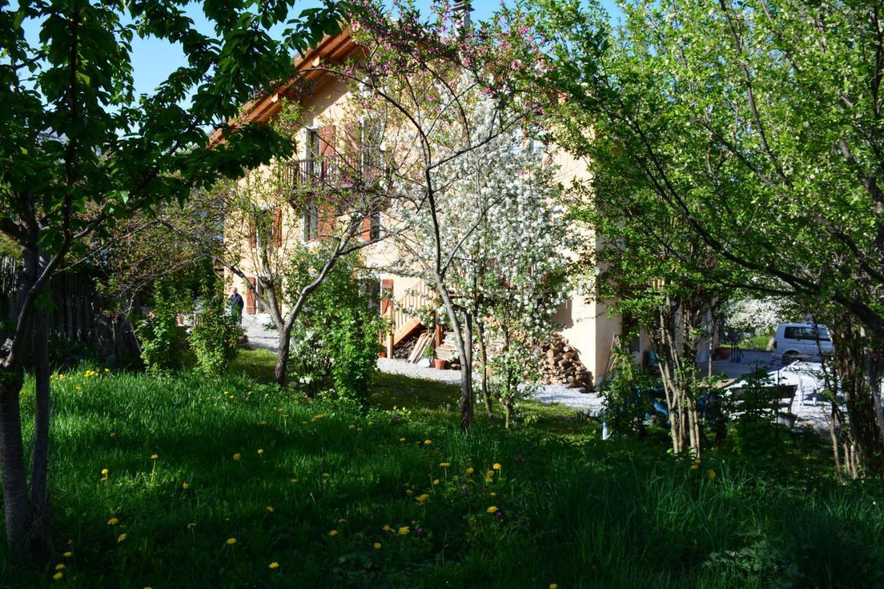 Gite-Auberge De Montvilliers Aime Exterior photo