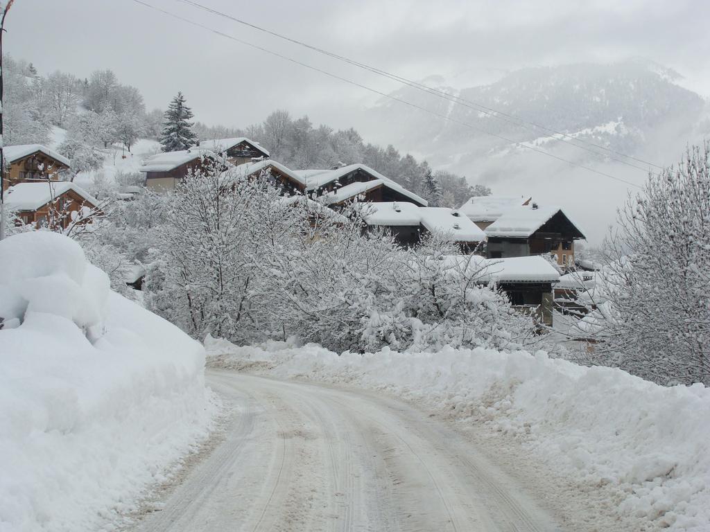 Gite-Auberge De Montvilliers Aime Exterior photo