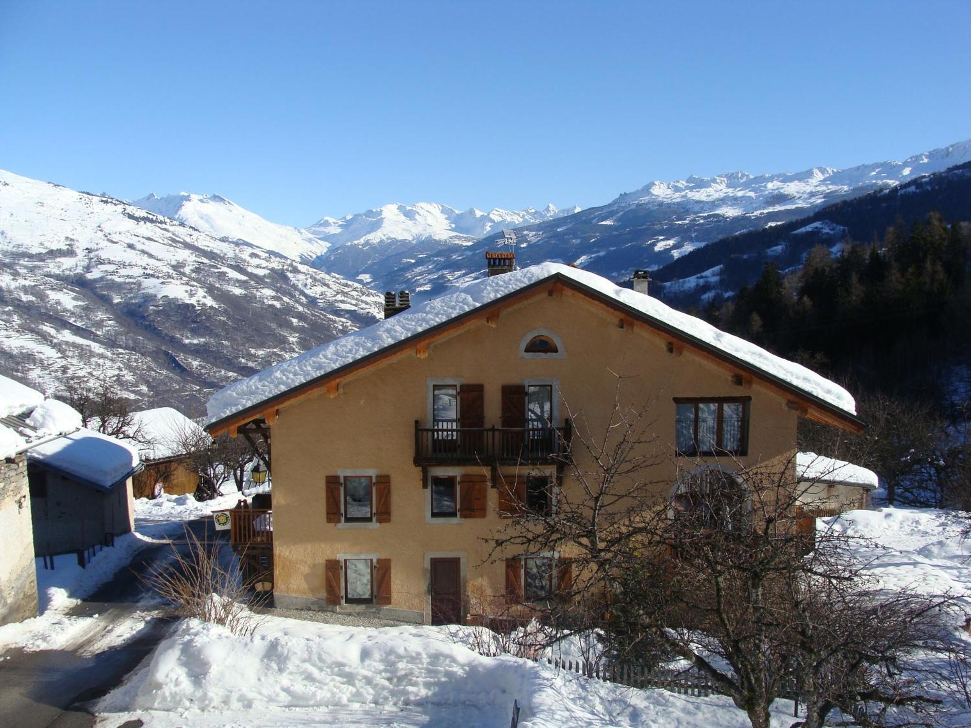 Gite-Auberge De Montvilliers Aime Exterior photo