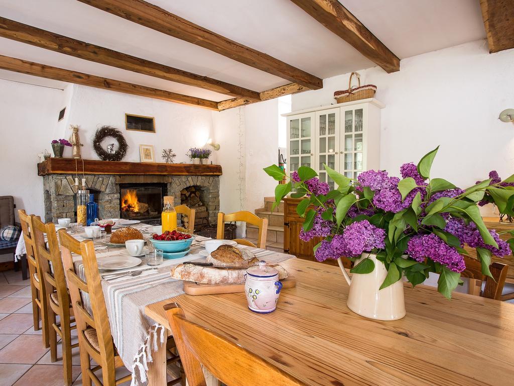 Gite-Auberge De Montvilliers Aime Exterior photo