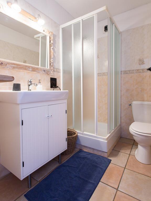 Gite-Auberge De Montvilliers Aime Exterior photo