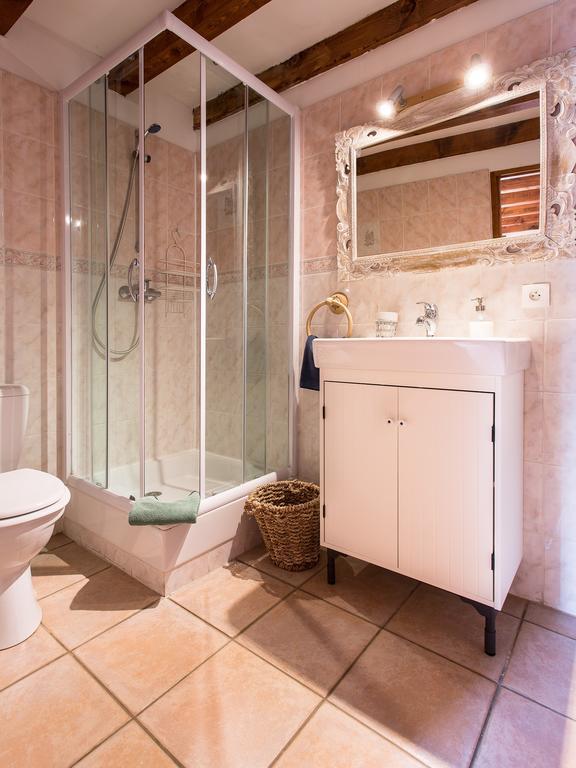 Gite-Auberge De Montvilliers Aime Exterior photo