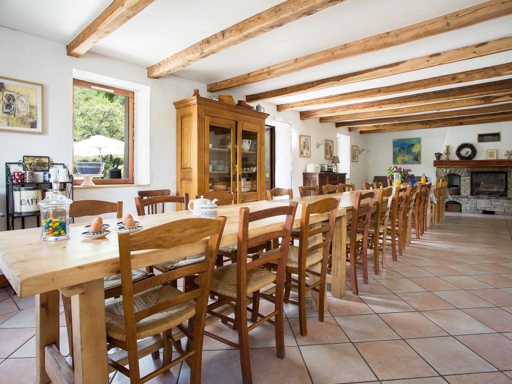 Gite-Auberge De Montvilliers Aime Exterior photo