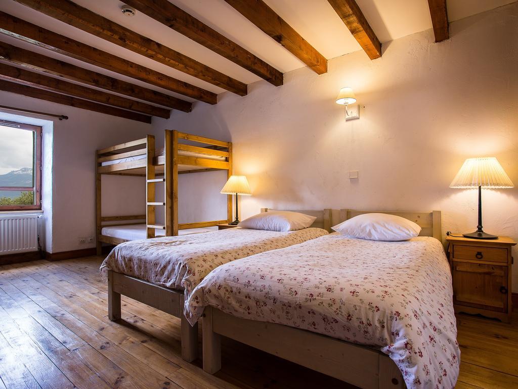 Gite-Auberge De Montvilliers Aime Exterior photo